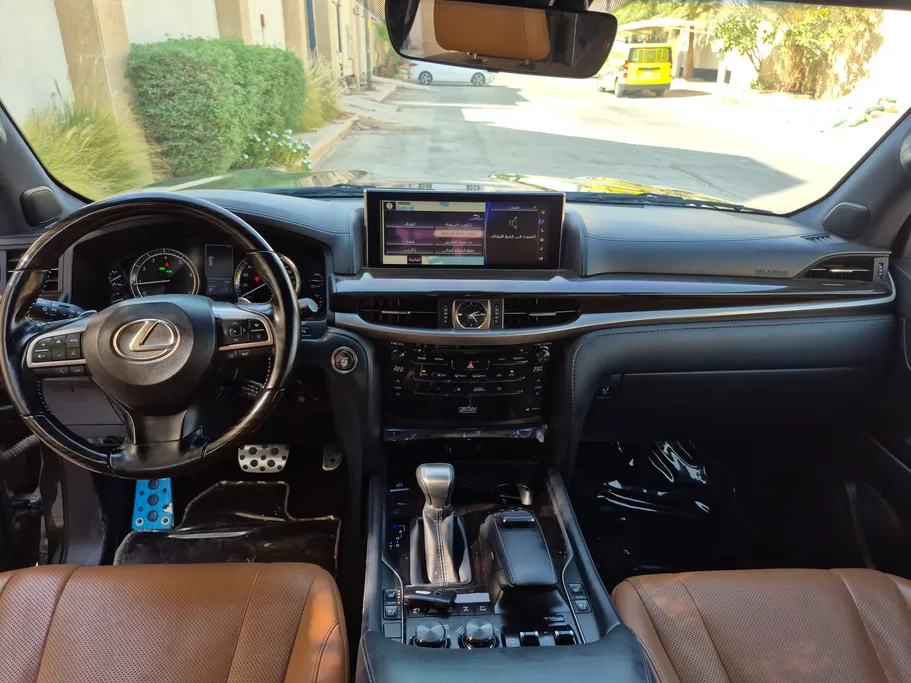 لكزس LX 570 S 2021