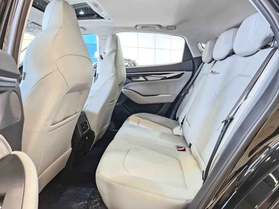 2025 JAC J7 LUXURY 