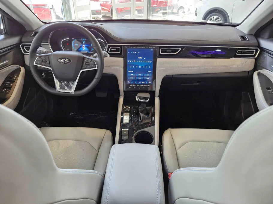 2025 JAC J7 LUXURY 