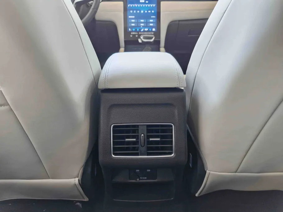 2025 JAC J7 LUXURY 