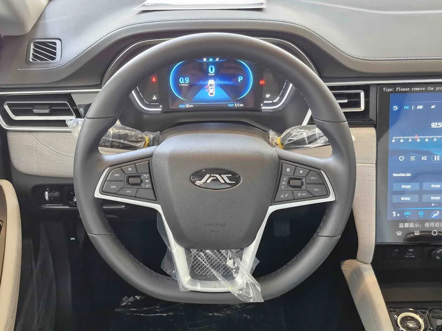 2025 JAC J7 LUXURY 