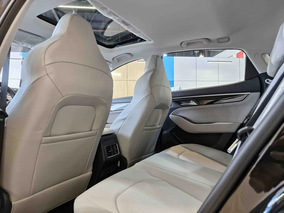 2025 JAC J7 LUXURY 