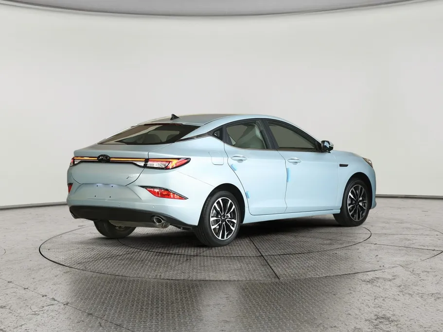 2025 JAC J7 LUXURY 
