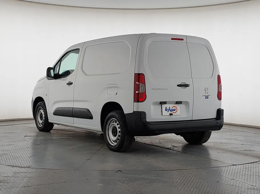 2023 Peugeot Partner Short van 