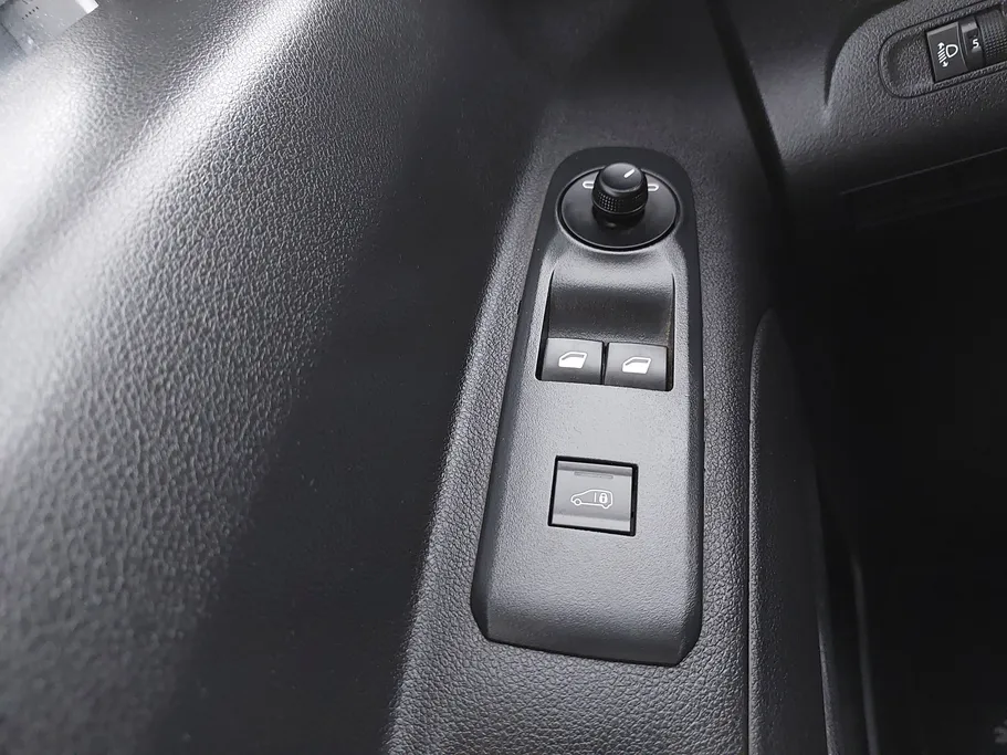 2023 Peugeot Partner Short van 