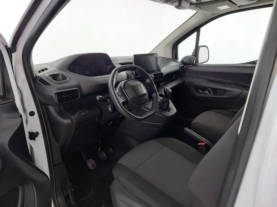 2023 Peugeot Partner Short van 