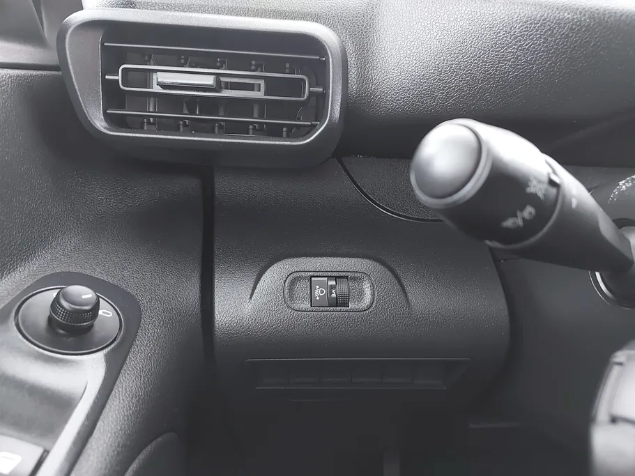 2023 Peugeot Partner Short van 