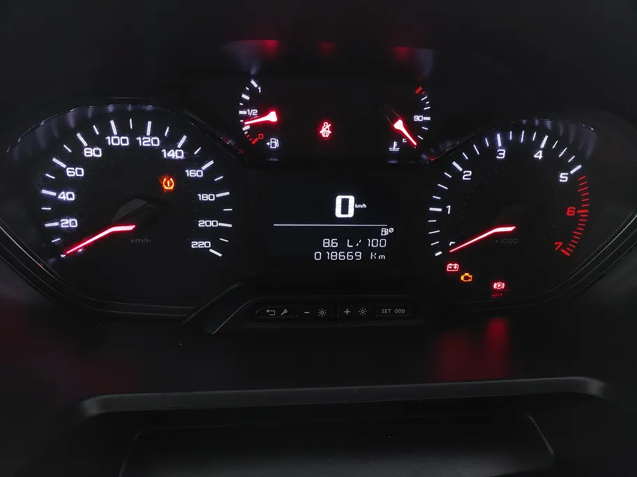 2023 Peugeot Partner Short van 