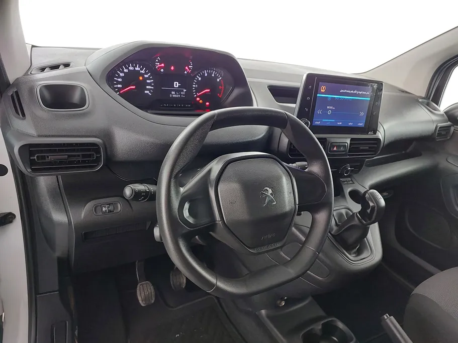 2023 Peugeot Partner Short van 
