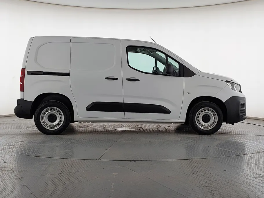 2023 Peugeot Partner Short van 