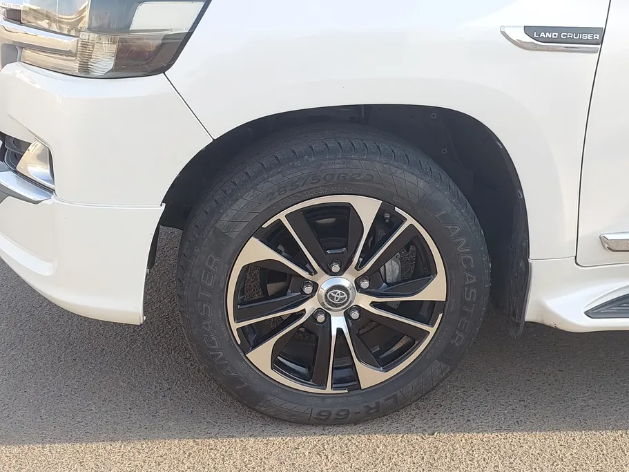 2020 Toyota Land Cruiser GXR