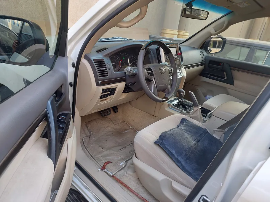 2020 Toyota Land Cruiser GXR