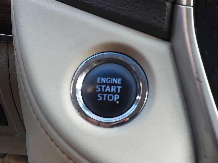 2020 Toyota Land Cruiser GXR