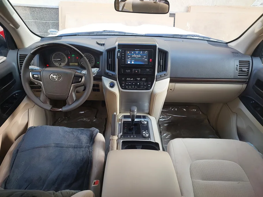 2020 Toyota Land Cruiser GXR