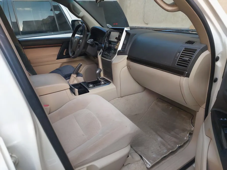 2020 Toyota Land Cruiser GXR