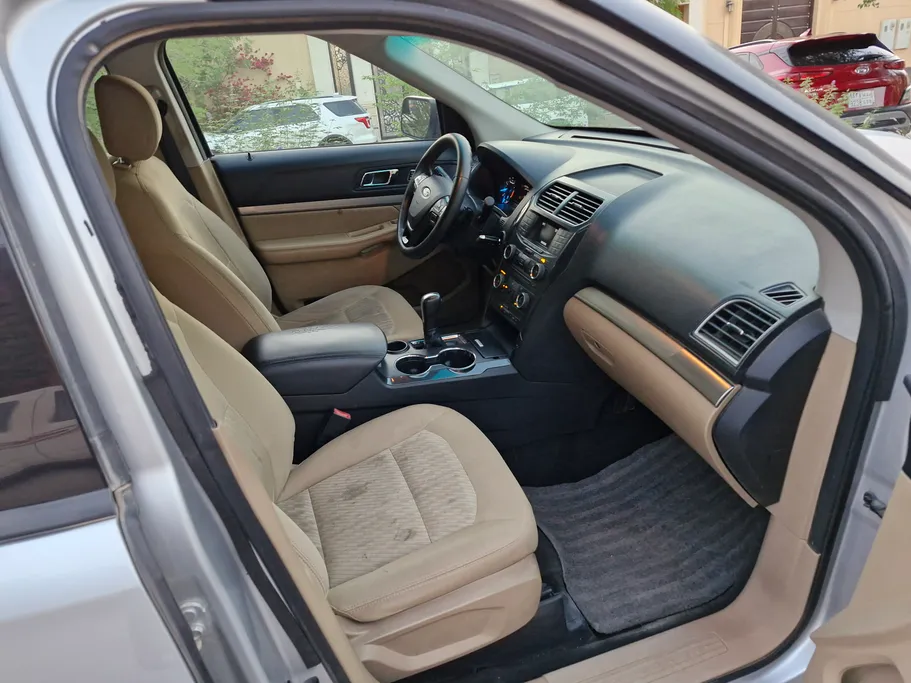 2017 Ford Explorer Standard 