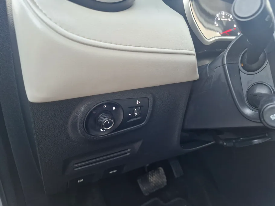 2023 MG ZS LUX 