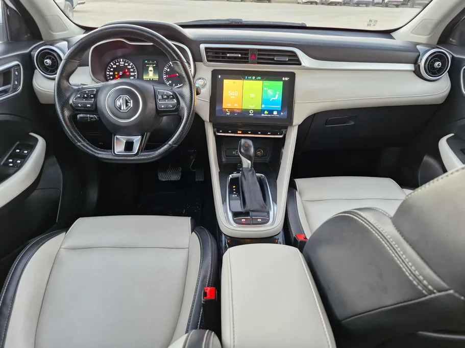 2023 MG ZS LUX 