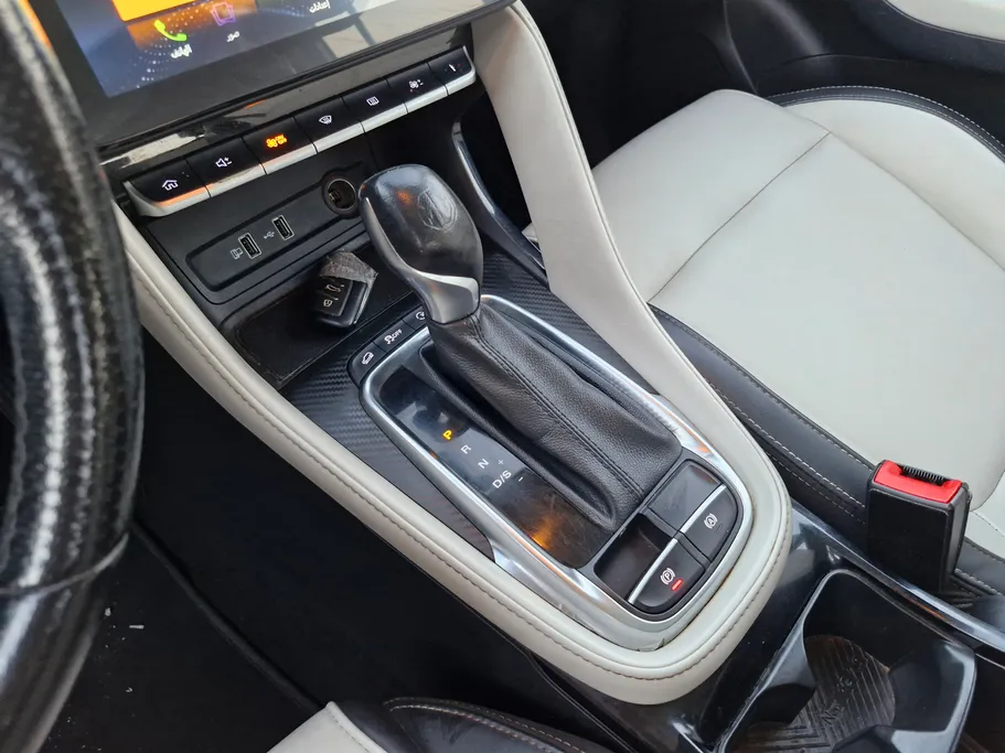 2023 MG ZS LUX 