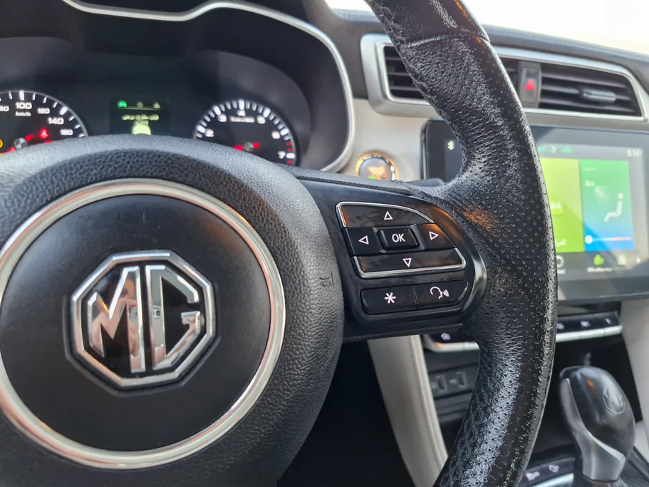 2023 MG ZS LUX 
