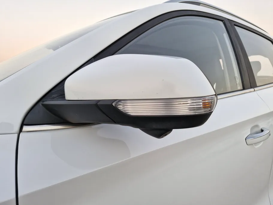 2023 MG ZS LUX 