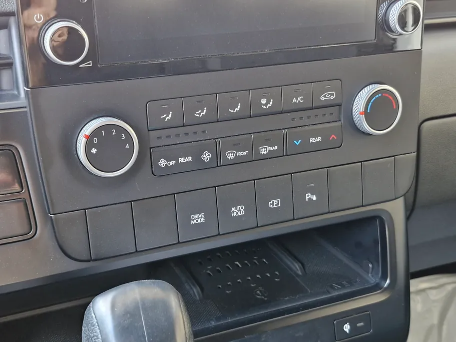 2023 Hyundai Staria Smart 11 ST 