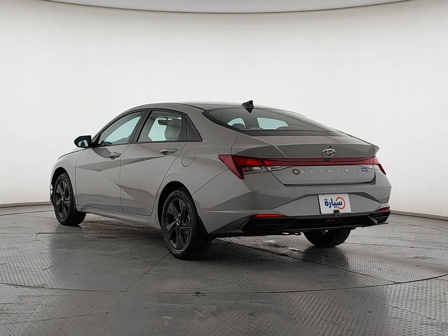 2023 Hyundai Elantra Smart 