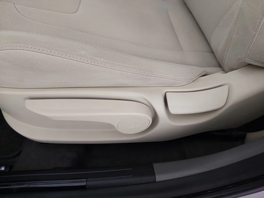 2023 Hyundai Elantra Smart 