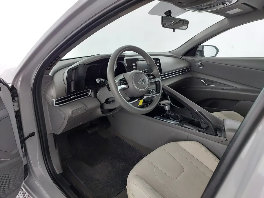 2023 Hyundai Elantra Smart 