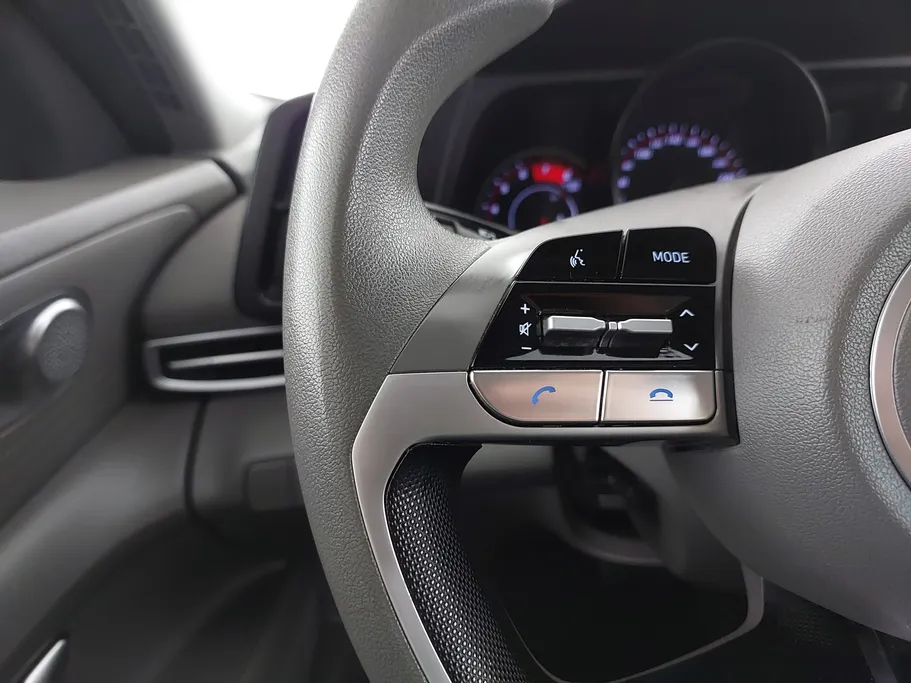 2023 Hyundai Elantra Smart 