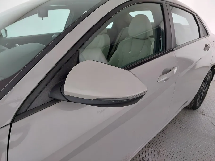 2023 Hyundai Elantra Smart 