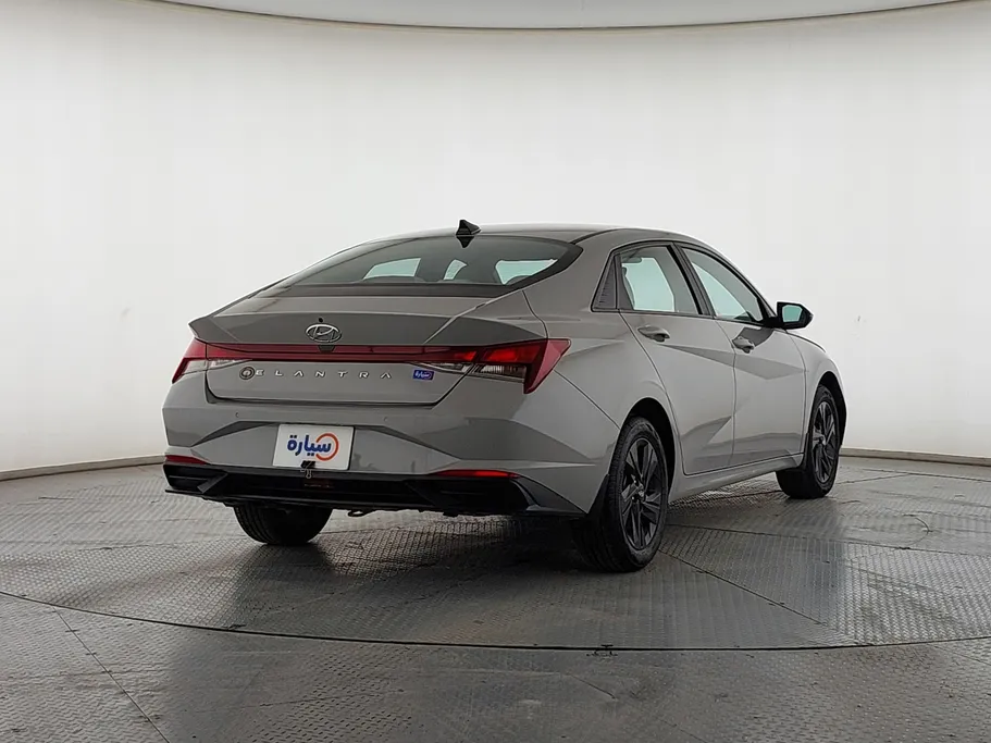 2023 Hyundai Elantra Smart 