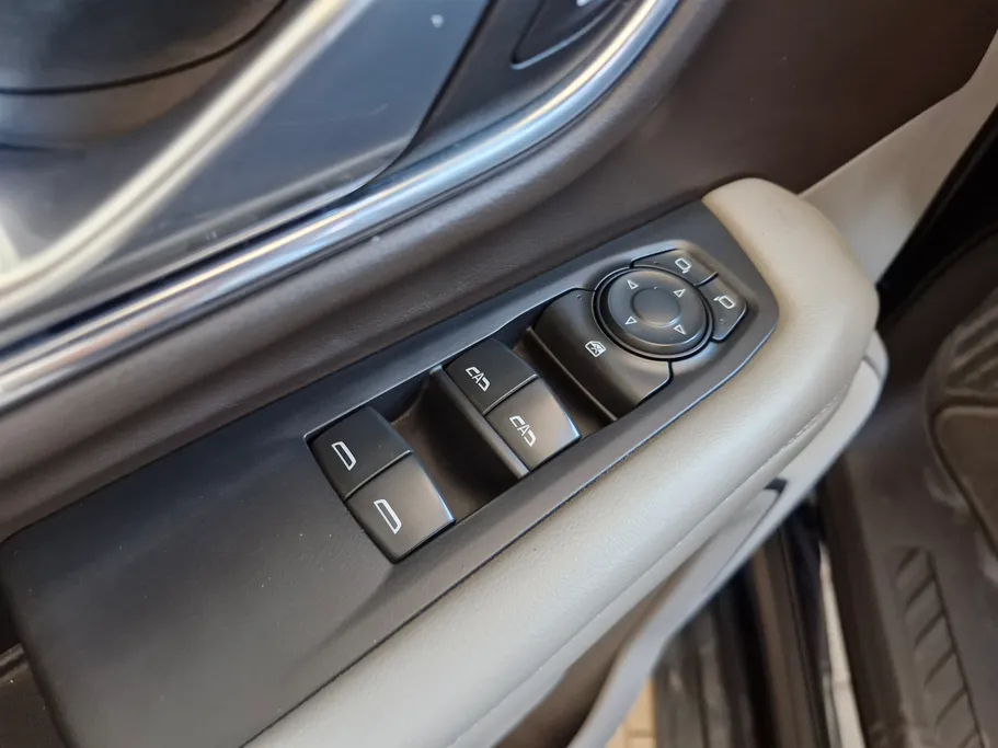 جي إم سي  يوكن SLE 2023 