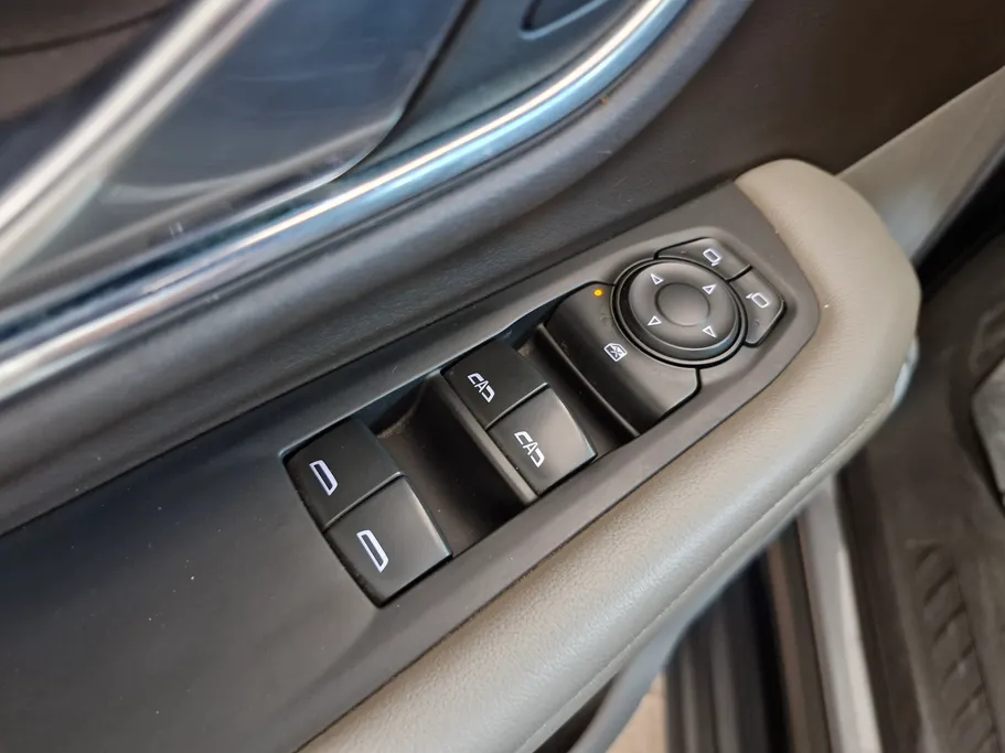 2023 Chevrolet Suburban LS 