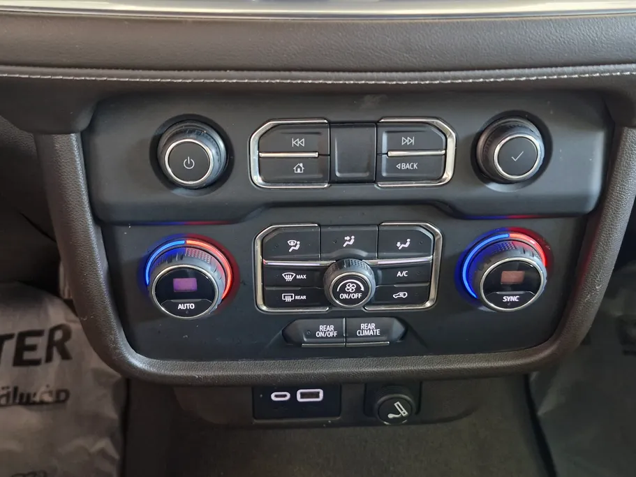 2023 Chevrolet Suburban LS 