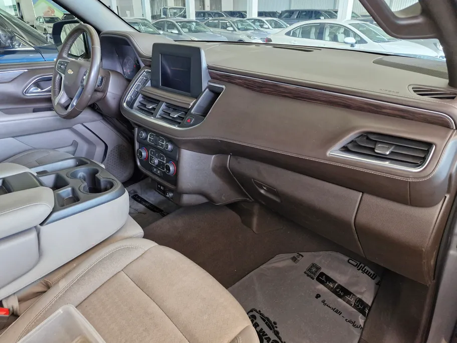 2023 Chevrolet Suburban LS 