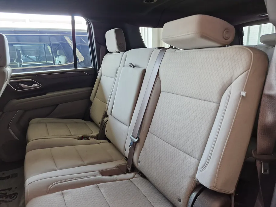 2023 Chevrolet Suburban LS 