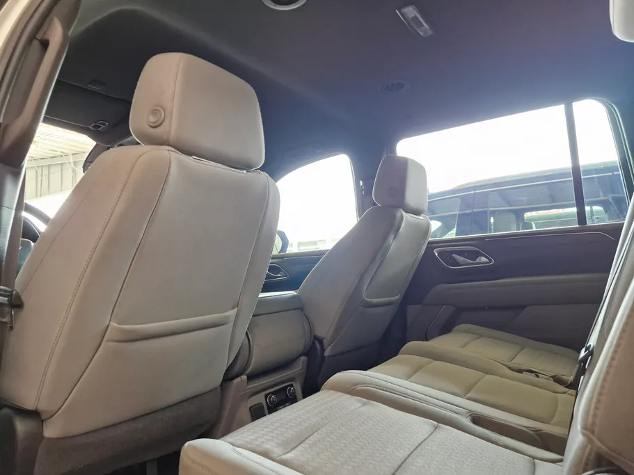 2023 Chevrolet Suburban LS 