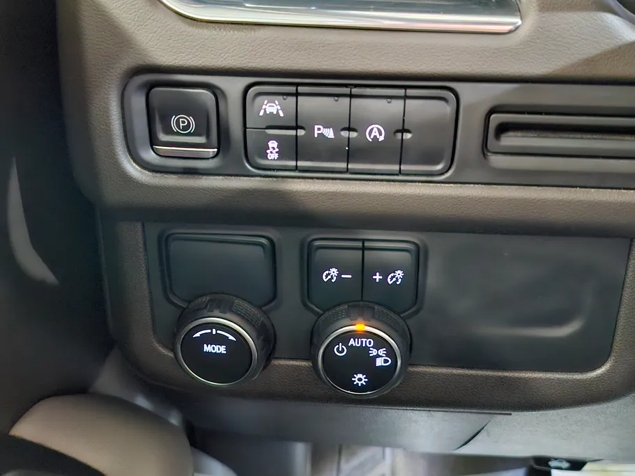 2023 Chevrolet Suburban LS 