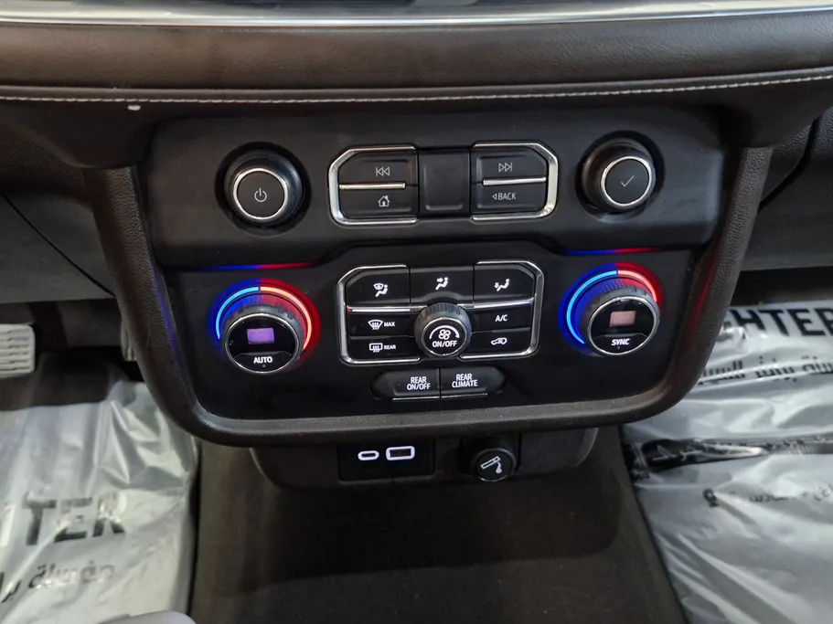 2023 Chevrolet Suburban LS 