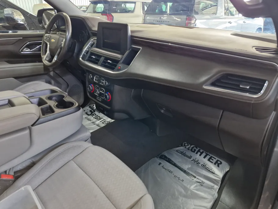 2023 Chevrolet Suburban LS 