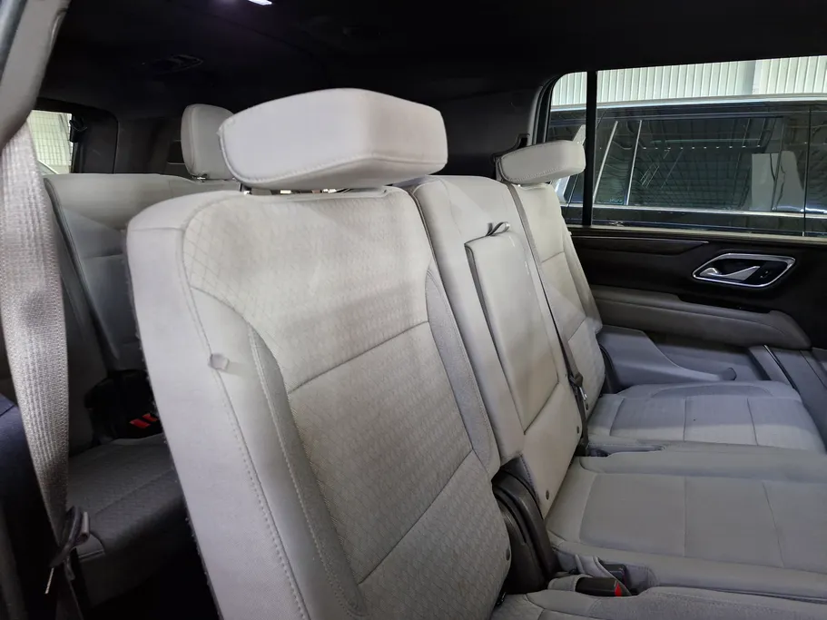 2023 Chevrolet Suburban LS 