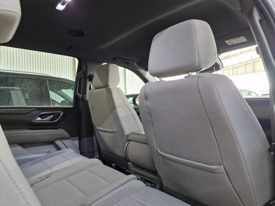 2023 Chevrolet Suburban LS 