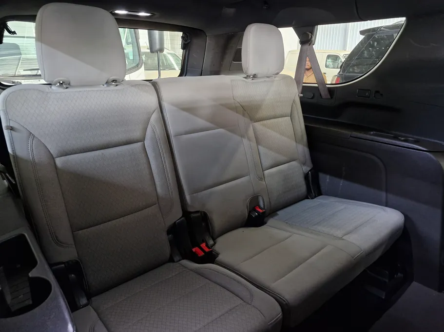 2023 Chevrolet Suburban LS 