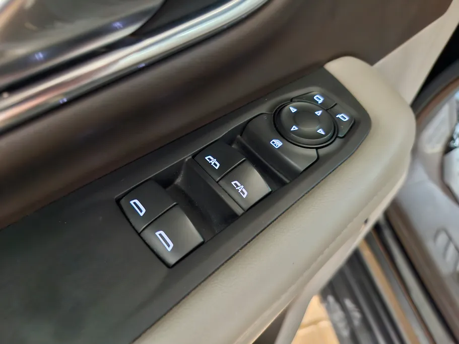2023 Chevrolet Suburban LS 