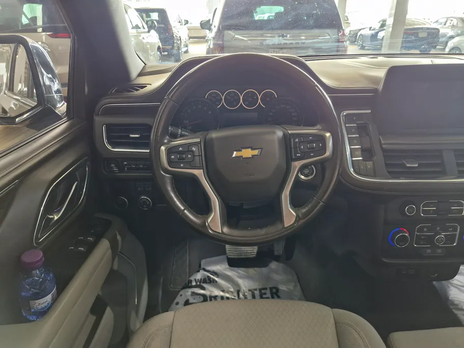 2023 Chevrolet Suburban LS 