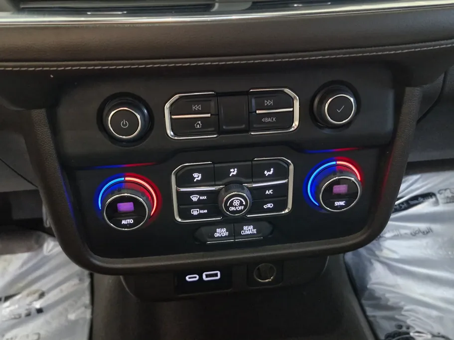 2023 Chevrolet Suburban LS 