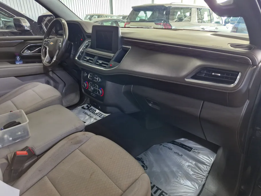 2023 Chevrolet Suburban LS 