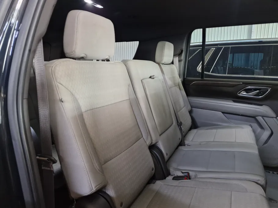 2023 Chevrolet Suburban LS 