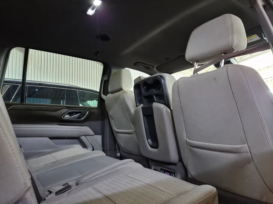2023 Chevrolet Suburban LS 